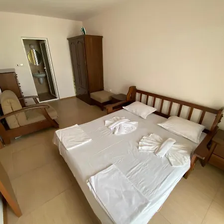 Grand Kamelia Aparthotel 2*