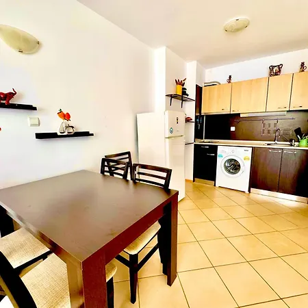 Grand Kamelia Aparthotel 2*