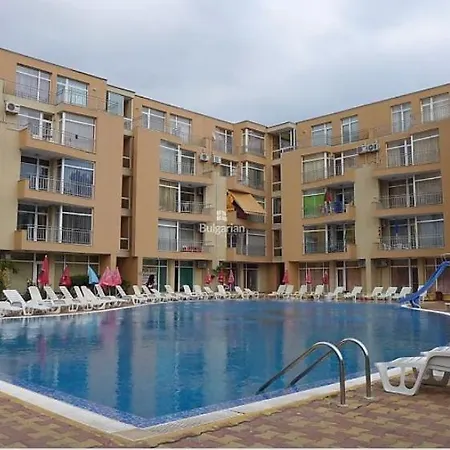 Grand Kamelia Aparthotel 2*