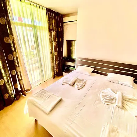 Grand Kamelia Aparthotel 2*