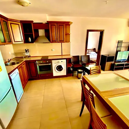 Grand Kamelia Aparthotel 2*