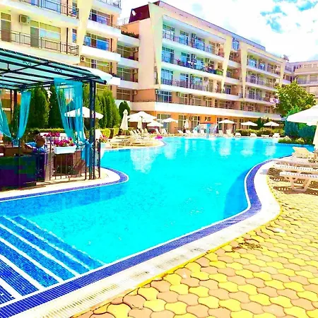 Grand Kamelia Aparthotel 2*