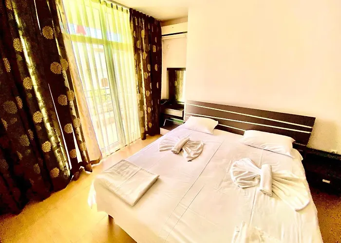 Grand Kamelia Aparthotel 2*