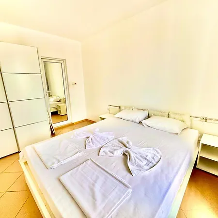 Grand Kamelia 2* Słoneczny Brzeg